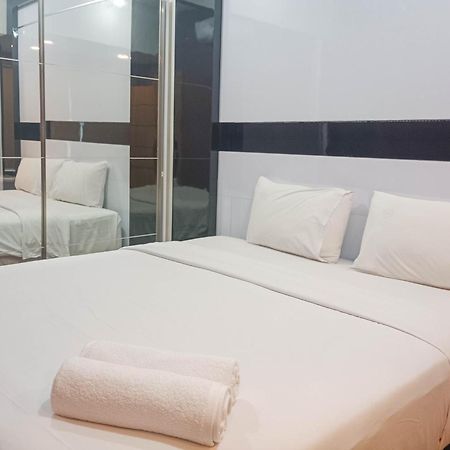 Simply 1Br At 31St Floor Vida View Makassar Apartment By Travelio Pampang Eksteriør billede