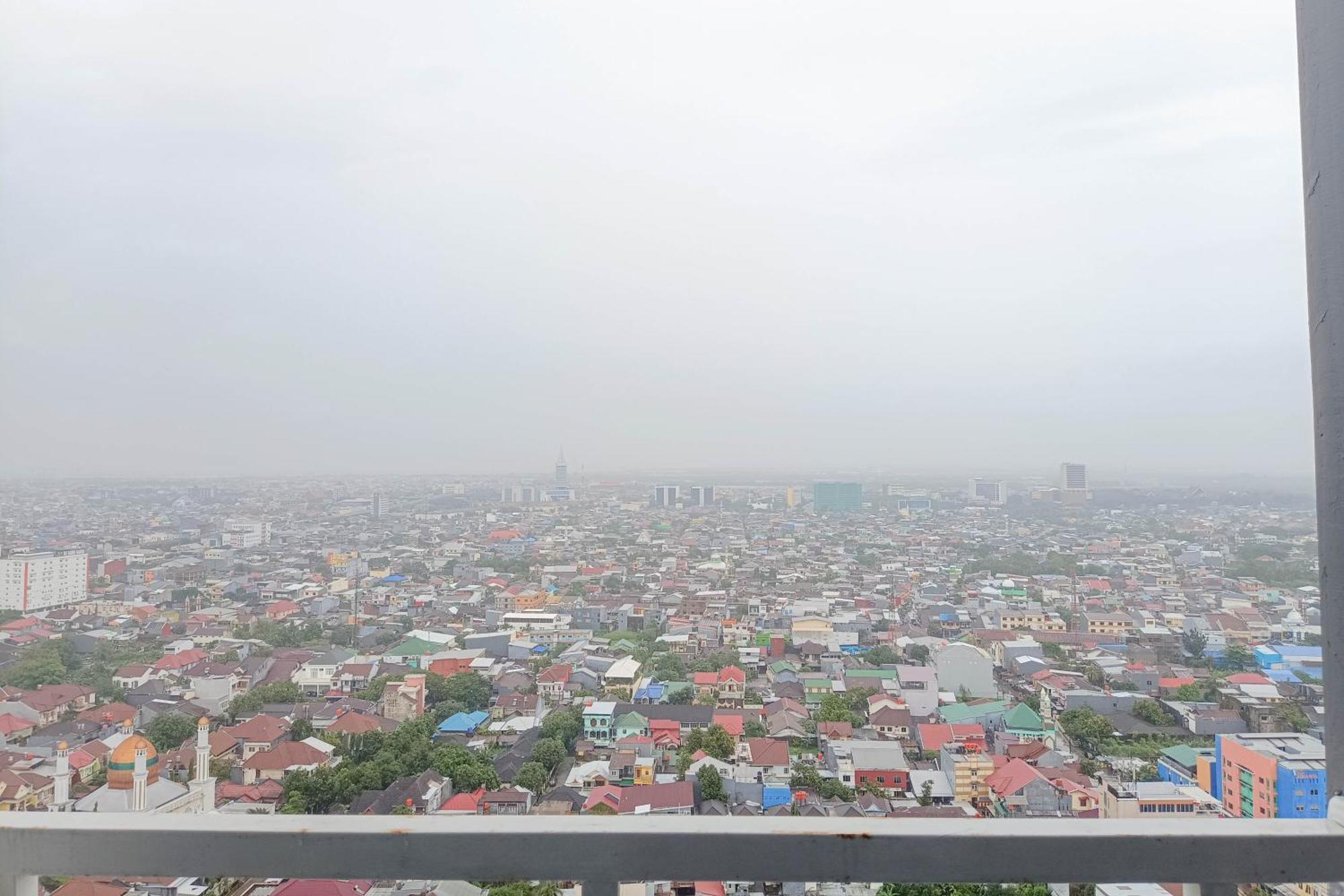 Simply 1Br At 31St Floor Vida View Makassar Apartment By Travelio Pampang Eksteriør billede